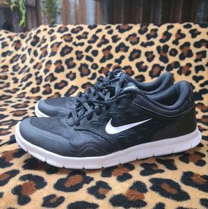 Ladies size 6 Nike sneakers